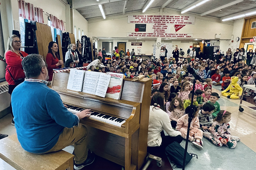 Tecumseh Elementary holiday assembly music performance.